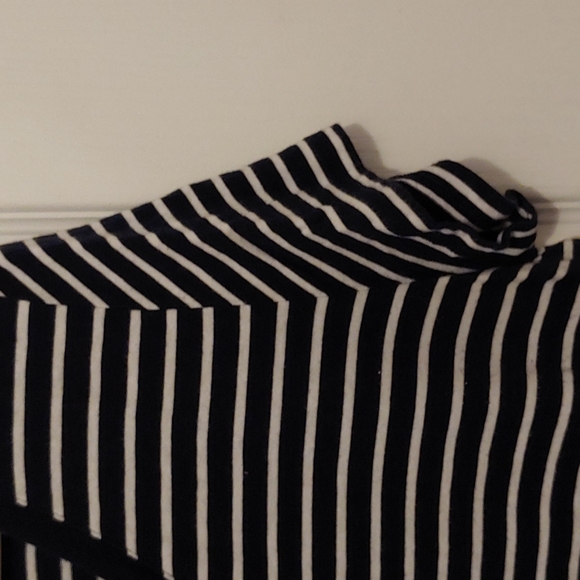 Black and white striped short sleeved top - Picture 3 of 3